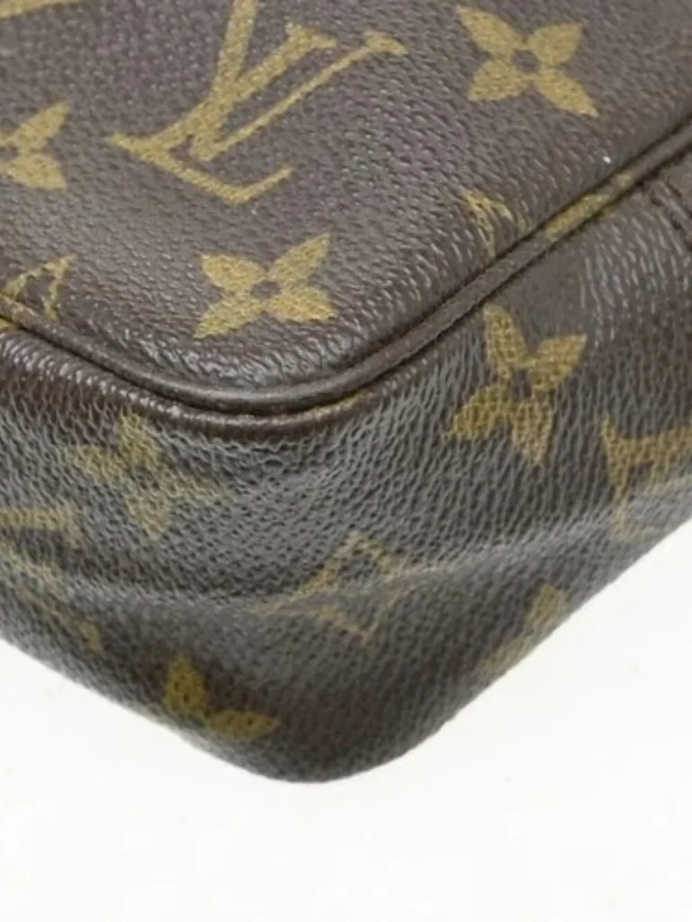Best06 LOUIS VUITTON TROUSSE TOILETTE 23 COSMETIC POUCH M47524 861TH BQ01129